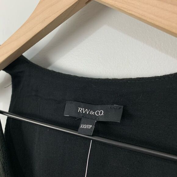 RW&Co Black Sleeveless Peplum Pattern Top - Picture 3 of 8